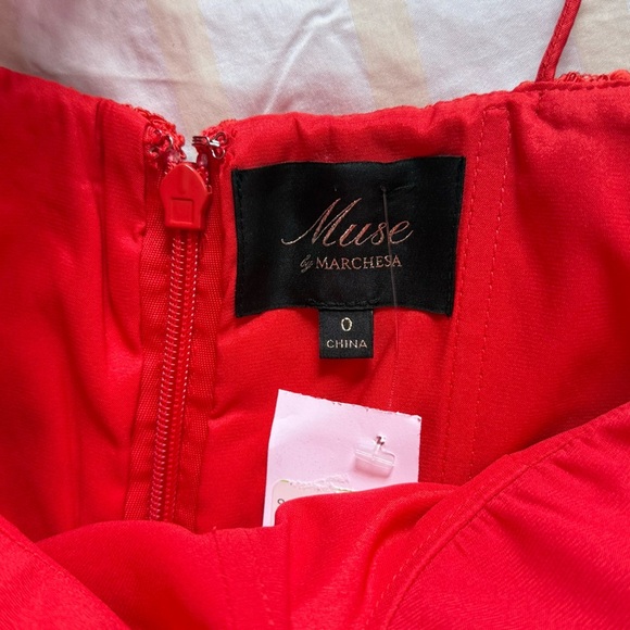 Muse by Marchesa Amaryllis Lace Off-The-
Shoulder Midi Red Dress Size 0 - Picture 9 of 9